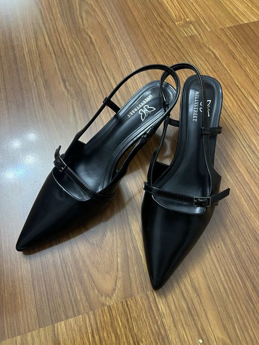 Много разных босоножек 2000тг