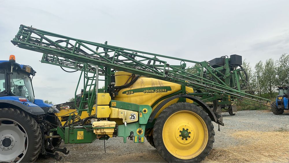Masina de erbicidat John Deere TRSP25