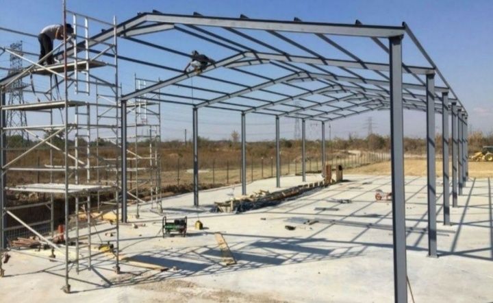 Vand hala metalică cu următoarele dimensiun 10+35  :
10m lățime cu.
3