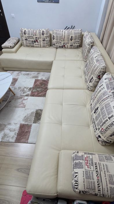 Canapea Modulara Coltar,  330x230x 85 cm, Tapiterie piele artificiala, conditie foarte bună, nu este extensibila, formata din 4 bucati modulare, Bej