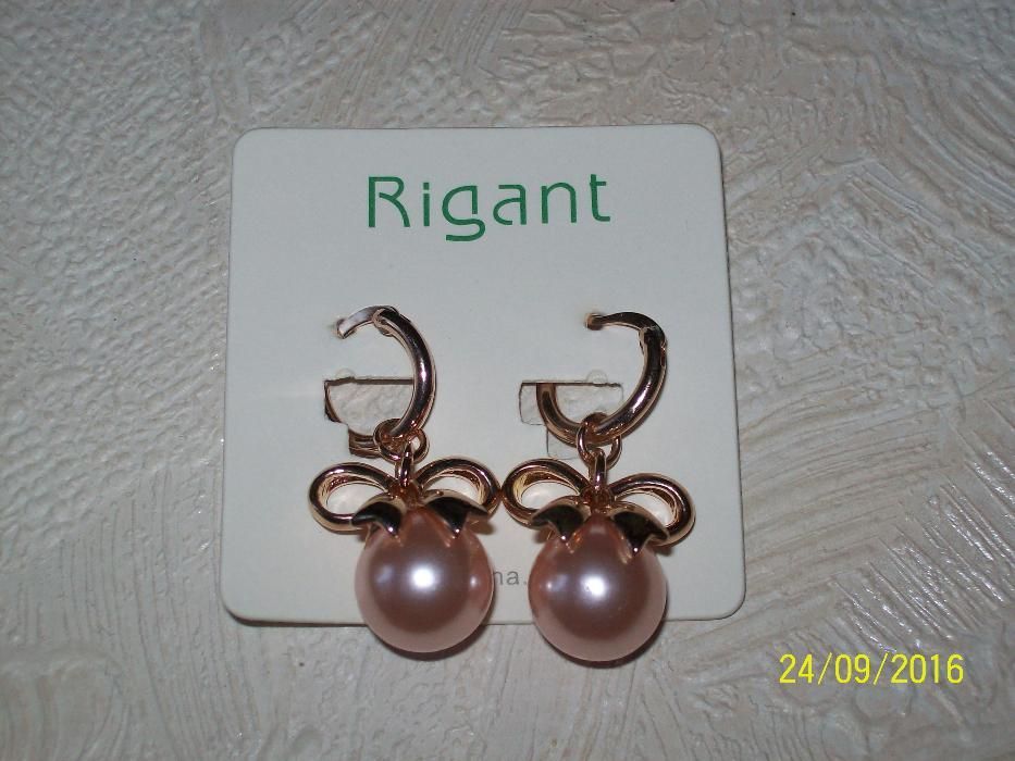 Обеци с розови перлички