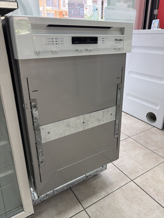 Miele G 4620 тясна миялна за частично вграждане/24 мес гаранция