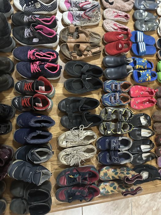 Продам детскую обувь