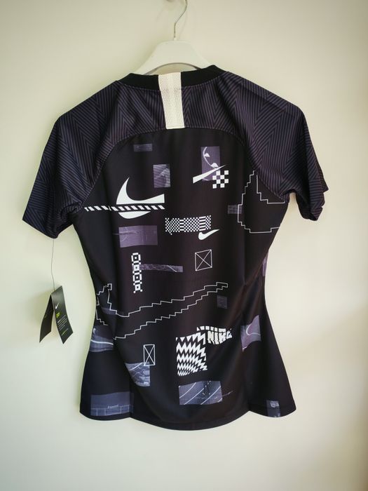 Дамска тениска Nike Dry History Month