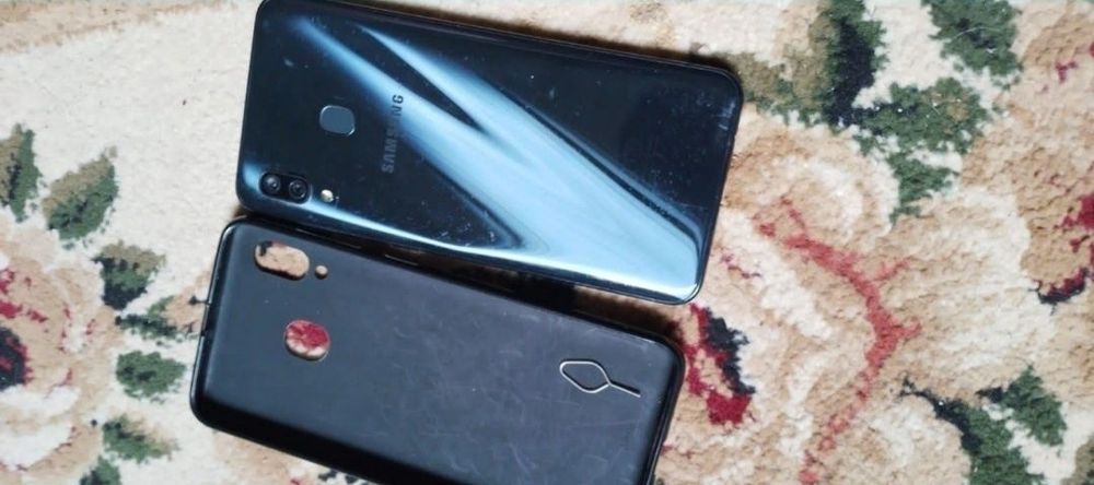 Продам тнлефон galaxy A30. Обмен нет.