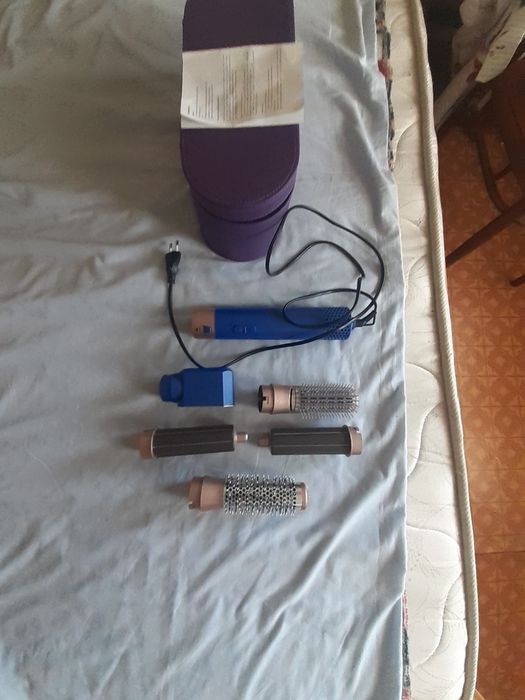 Продам набор Дайсон в комплекте новый