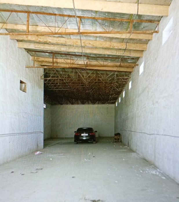 Продаётся 1 га производственная база.