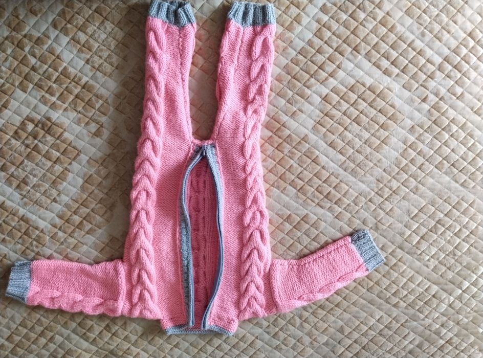 Продам вязаные вещи для девочки