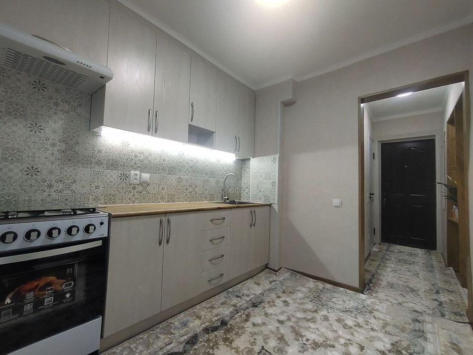 Центр.Срочно продам с ремонтом 1 комнатная квартира.Поселок Улугбек .Н