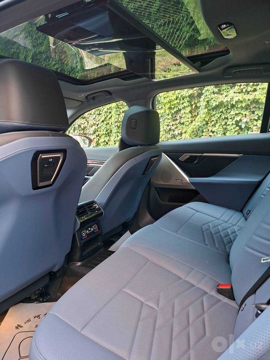 BMW i5 50L M-пакет