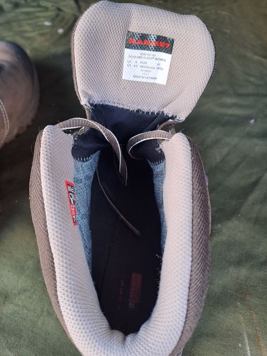 Bocanci militari,3 perechi maro de iarna si doua perechi bej de vara!