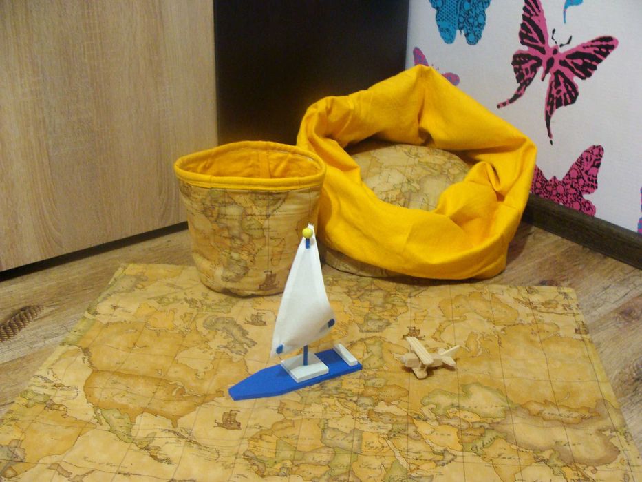 Комплект легло за домашен любимец и постелка – сак за детски играчки.