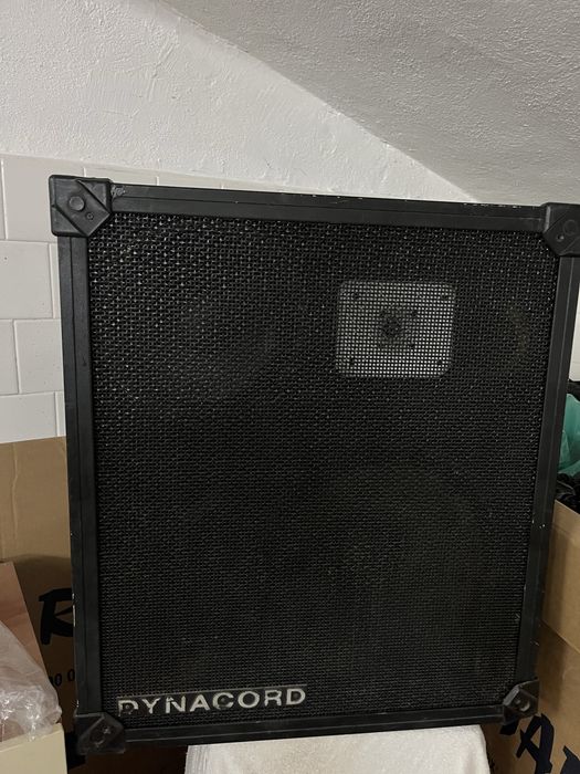 Тонколони и субуфер със стъпало