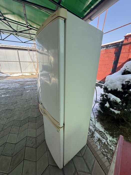 Продам холодильник