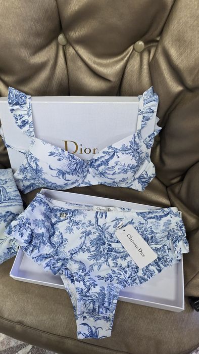 Бански Christian Dior наличен