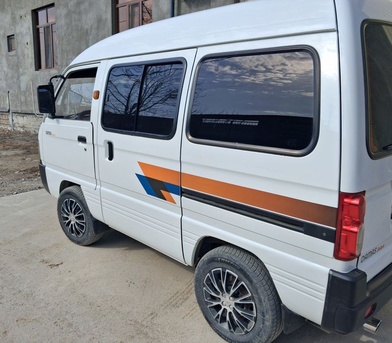 Kraska tozza, probeg halol, metan 65talik, mator xadavoyda ishi yo'q.