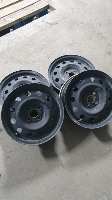 Продам комплект дисков на хундай киа r 15