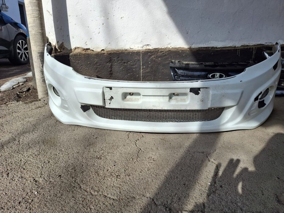 Продам бампера и фары