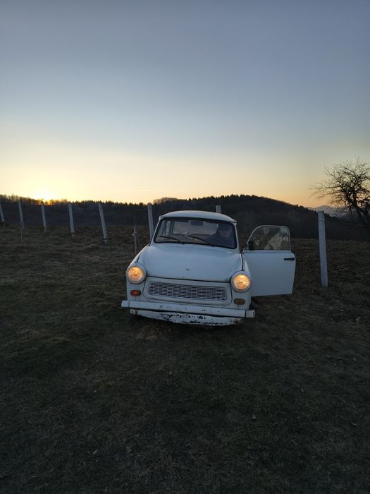 Vând Trabant 601