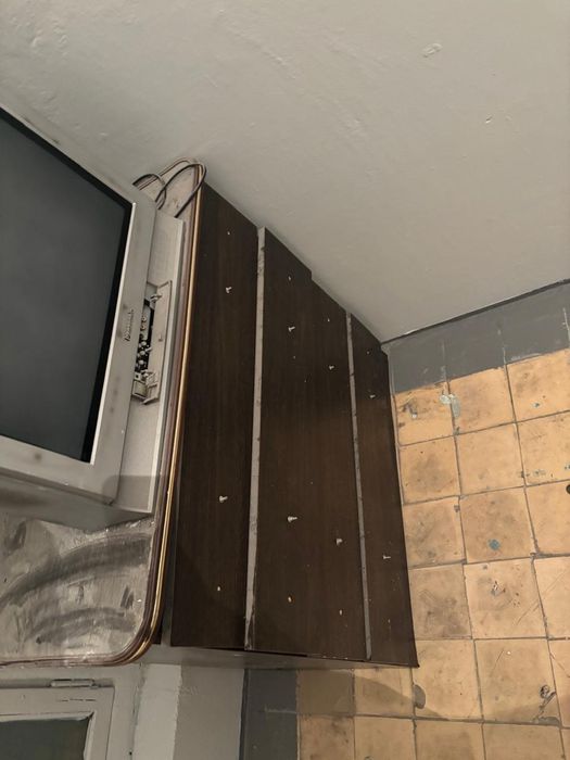 Продается  тумбочки   и телевизор