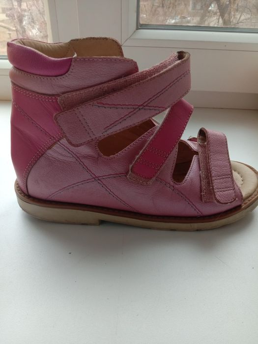 Ортопедические сандали