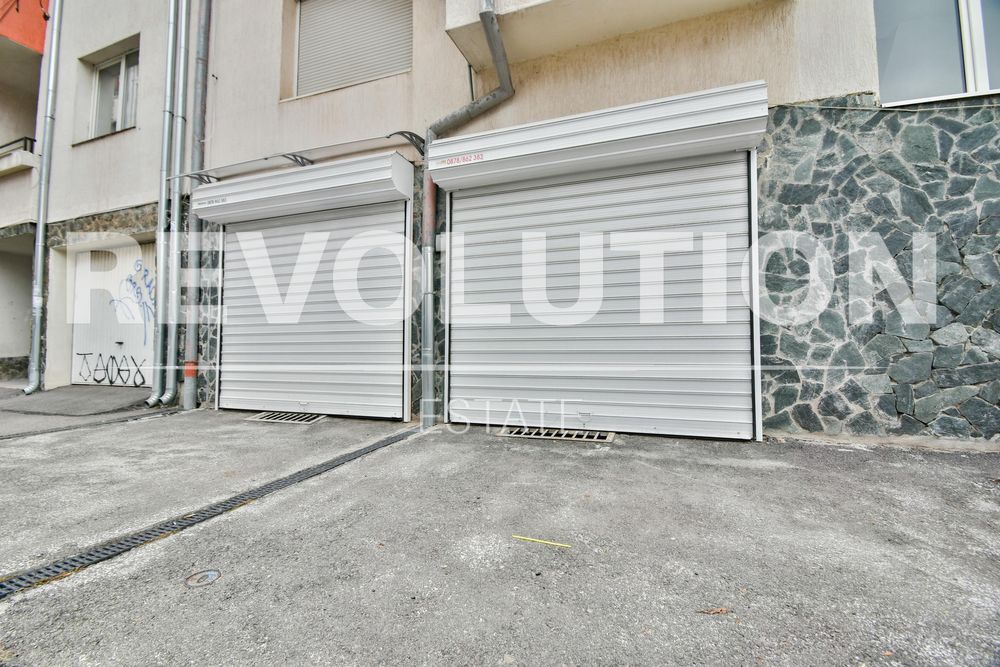 Дава се под наем Двустаен апартамент в София, Център - 80 кв.м за 750 € - Снимка #12