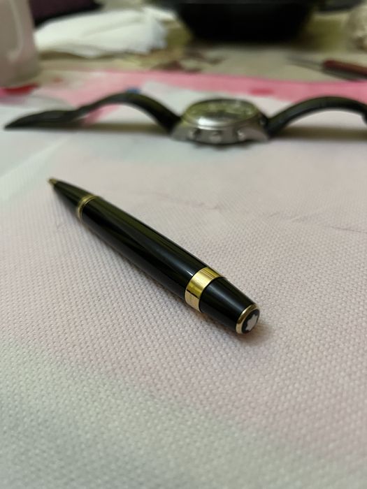 Pix Montblanc Rouge Ruby,trei inele aur cu logo in relief si rubin.