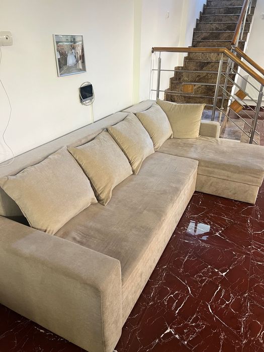 Masă cu scaune canapea extensibila