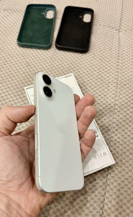 Продавам Iphone 16 128gb