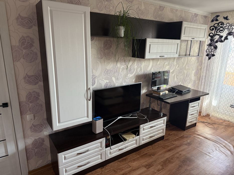 Продам стенку б/у в хорошем состоянии