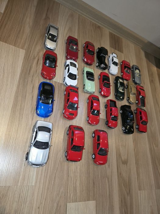 Метални колички (23 броя)