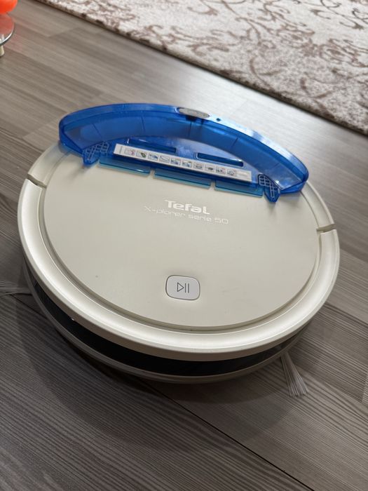 Продам робот пылесос