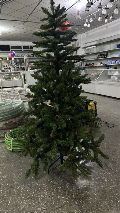 Ёлка искуственная