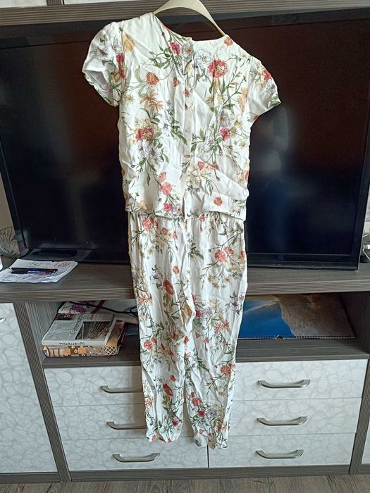 Дрехи за момиче 11-12 години.