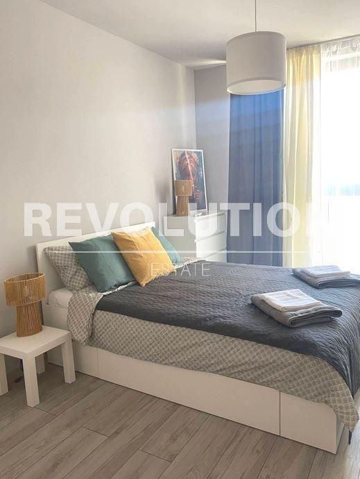 Дава се под наем Двустаен апартамент в Варна, Център - 60 кв.м за 600 € - Снимка #4