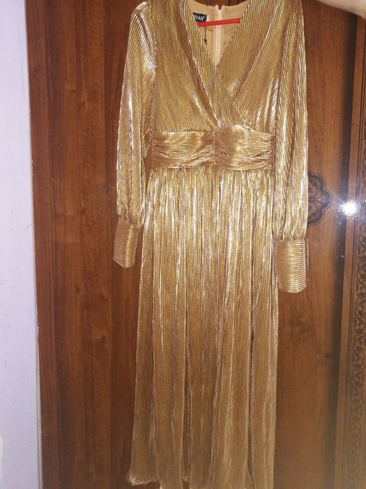 Продам платье нарядное