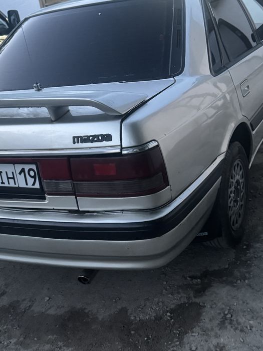 Мазда 626 седан 1990