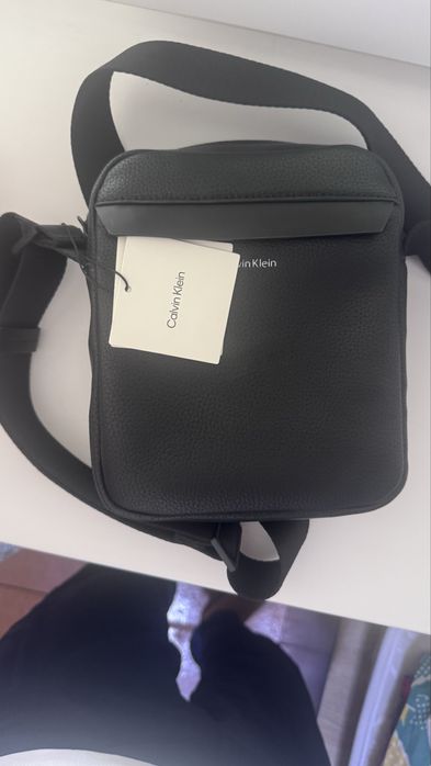 сумкa барсетка Calvin Klein продается новый