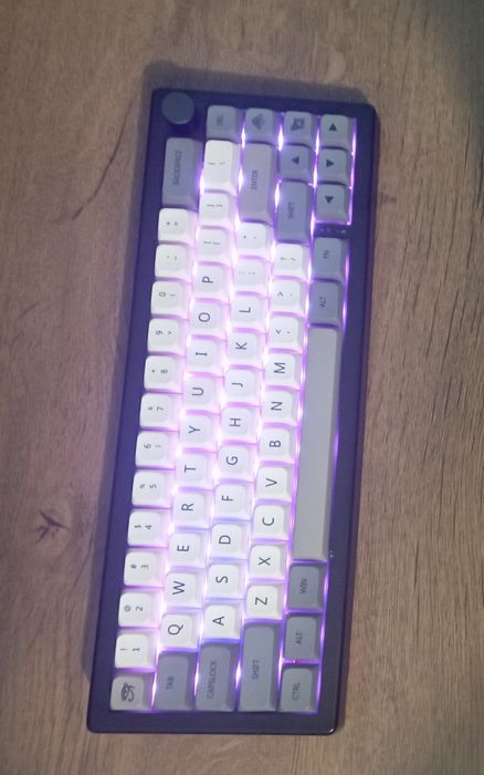 Tastatură Mecanică Custom GMK67 - Pachet Complet - Stare Impecabilă