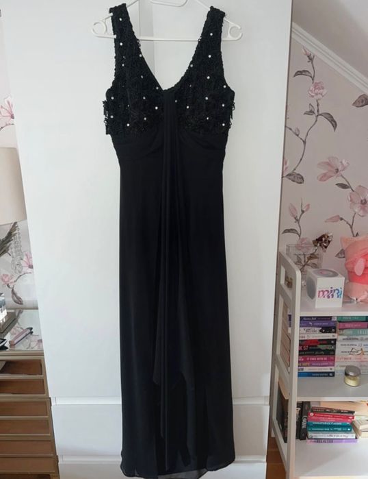 Rochie elegantă de seară, lungă, neagră, model pe un umăr