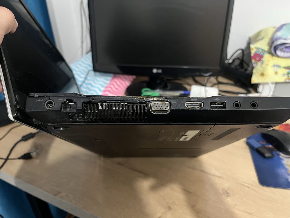 Ноутбук samsung NP305V5A