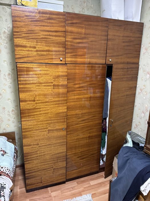 Срочно продам шифоньер советский