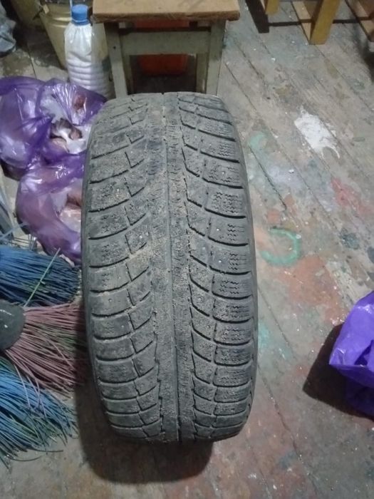 Продам шины на а/м
