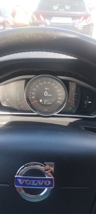 Vând autoturism Volvo V40