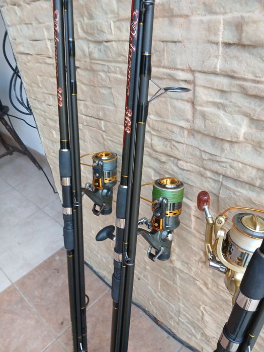 3 lansete 3.60 cu mulinete,3 feedere,3 Hakuyo, 2 Pokee, 2 Cool angel ,Oxygen Spin ,cu mulinete
