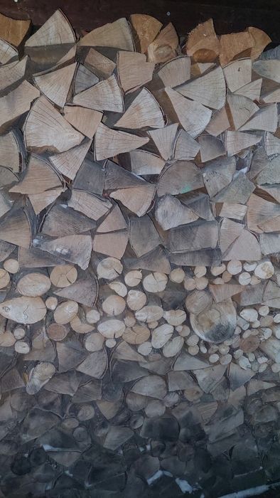 Дърва за огрев в чували