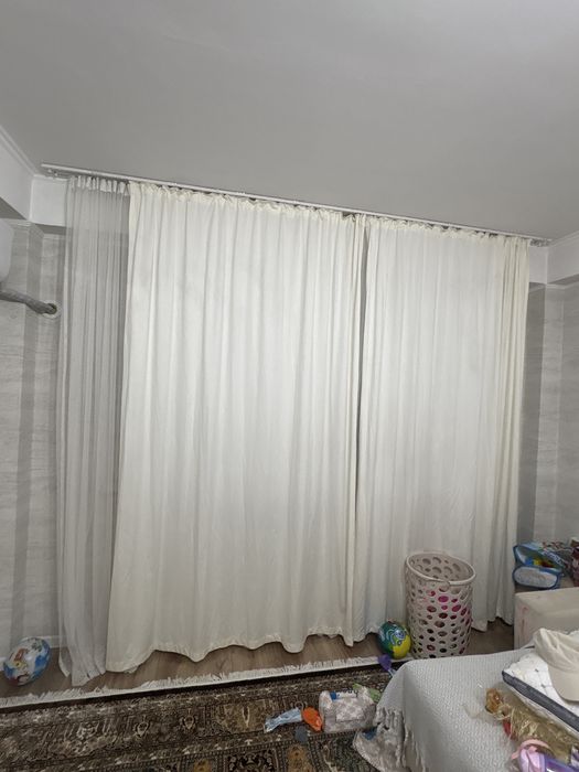 Продам диван шторы люстру и тумбочку