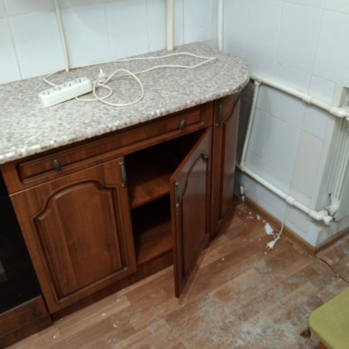 Продам кухонный гарнитур б/у