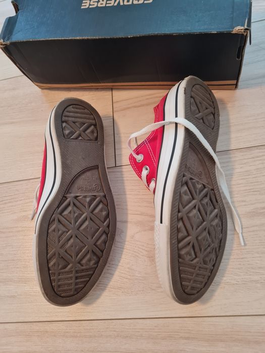 Vând teniși Converse, mărimea 37,5