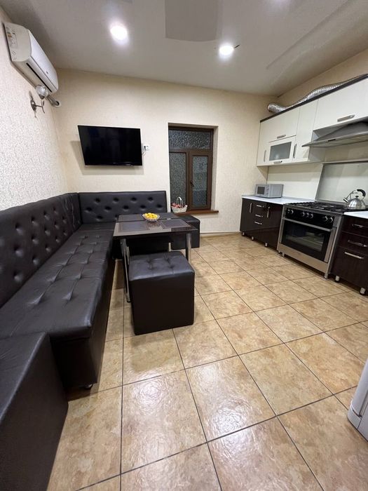 Mirzo Ulugbek rayonida 4/4/4honali uy sotiladi